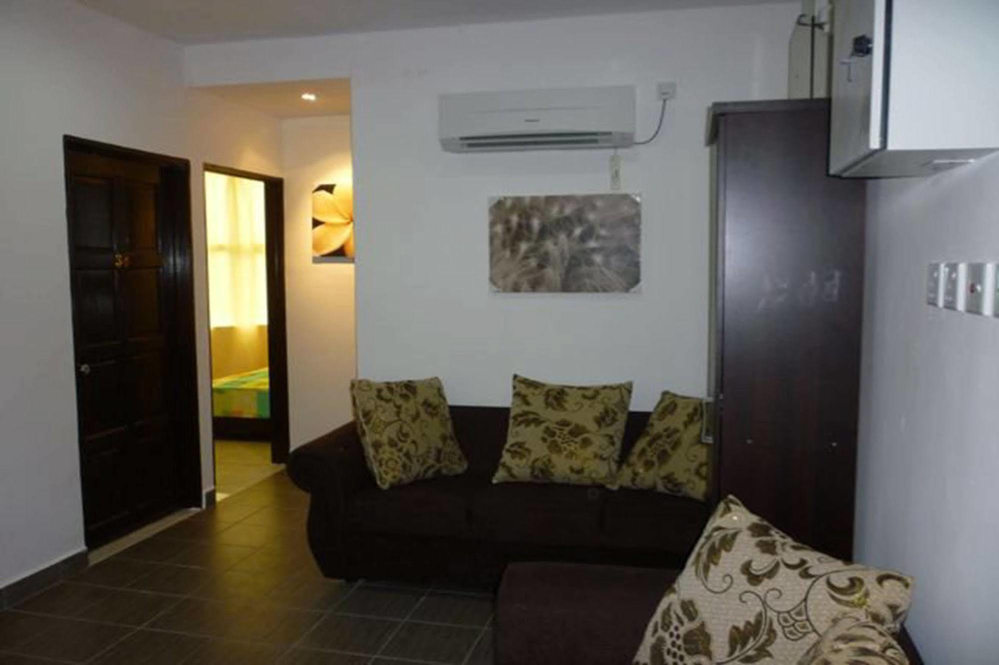 One Motel And Cafe Kuah Εξωτερικό φωτογραφία